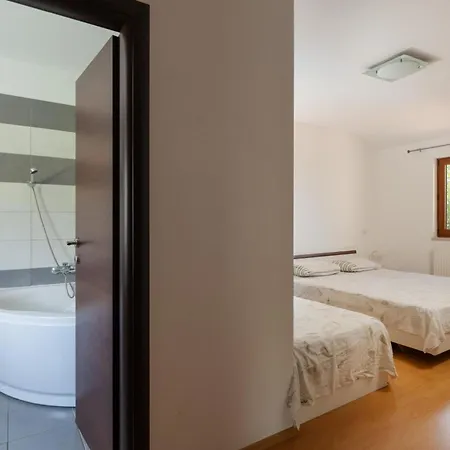 Arco By Interhome * Jursici